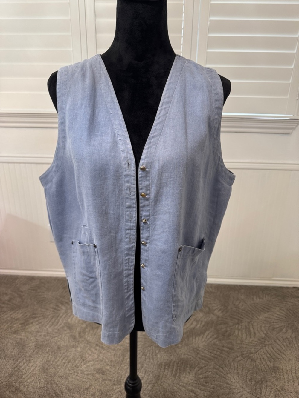 Adrienne Vittadini Light Blue Sleeveless Button-Front Linen Vest